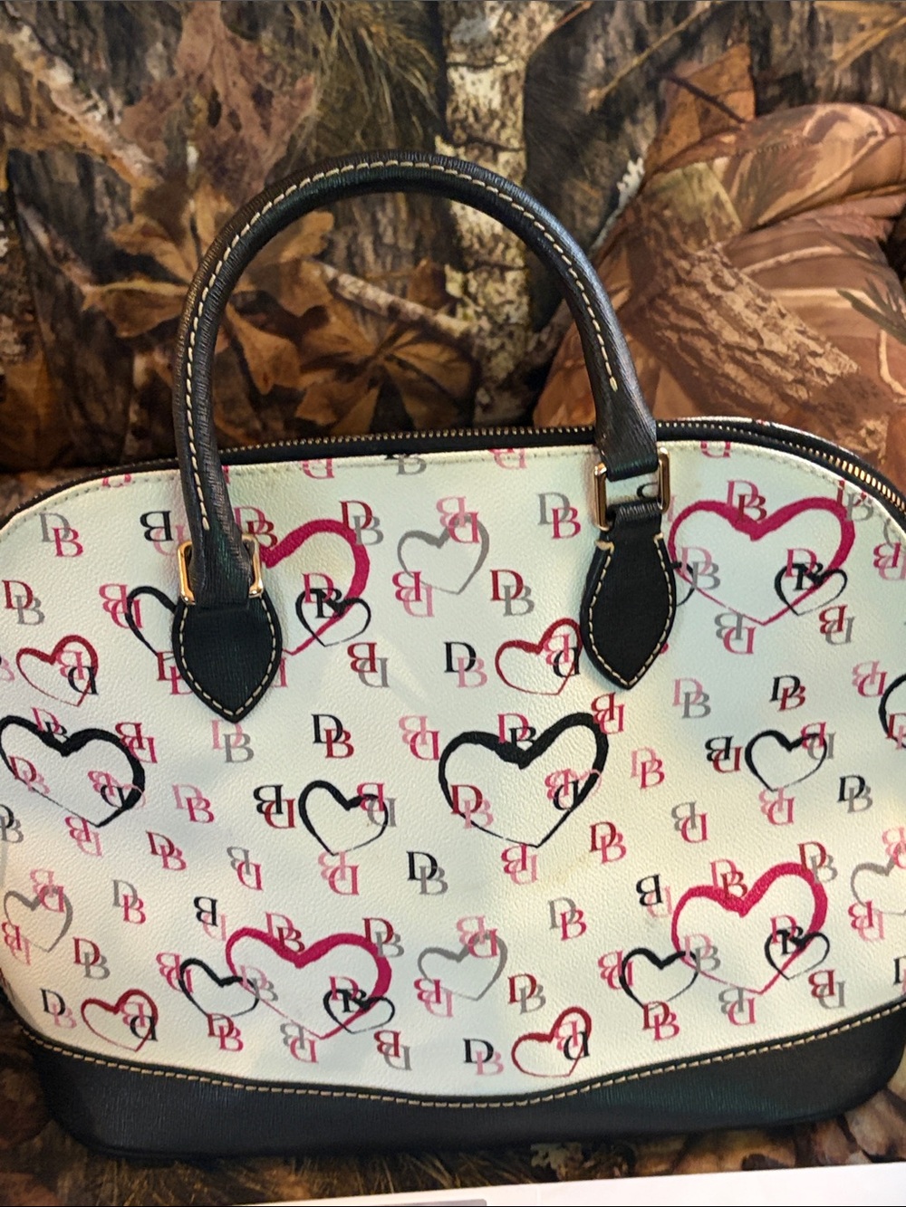 Dooney & Bourke White Heart Logo Dome Satchel with Black Trim w/COA - Picture 2 of 10